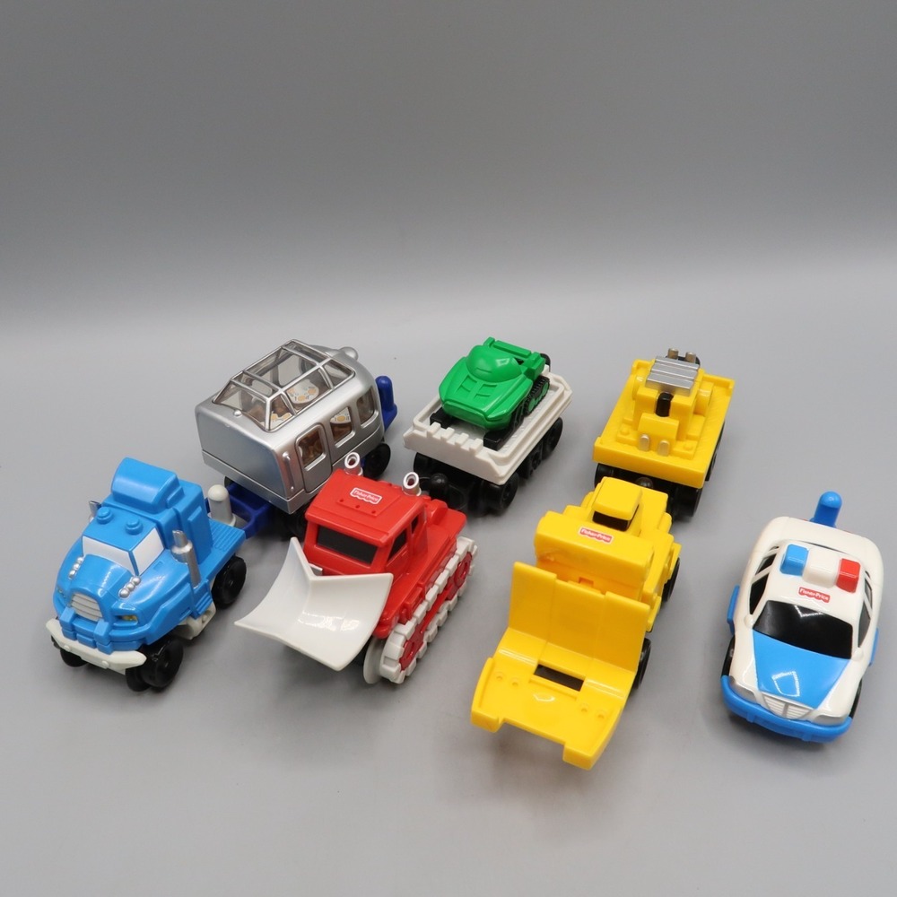 Fisher Price GEOTRAX‎ Train Cars Cargo Lot 7 Pcs Police Construction Semi Toy